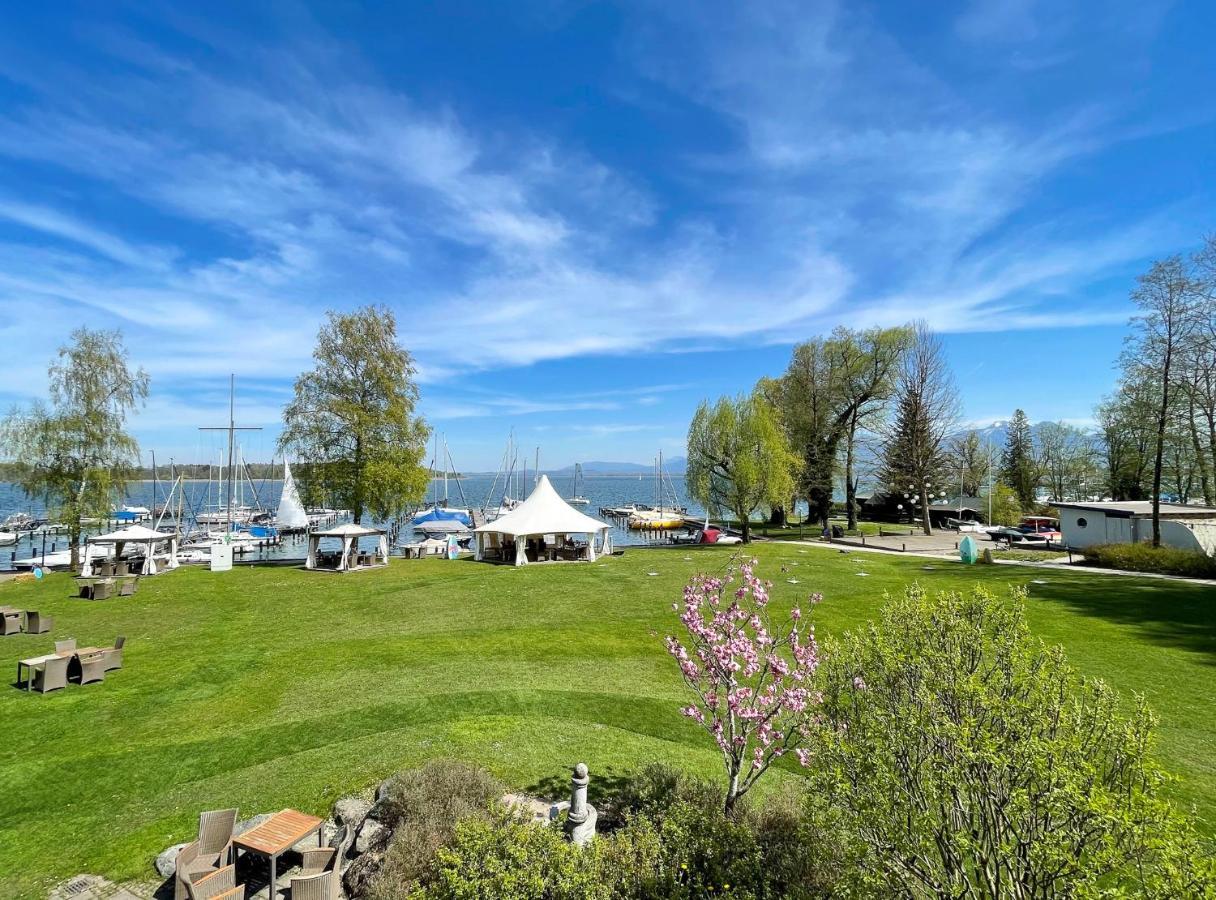 Yachthotel Chiemsee Gmbh พรีนอัมคิมซี ภายนอก รูปภาพ