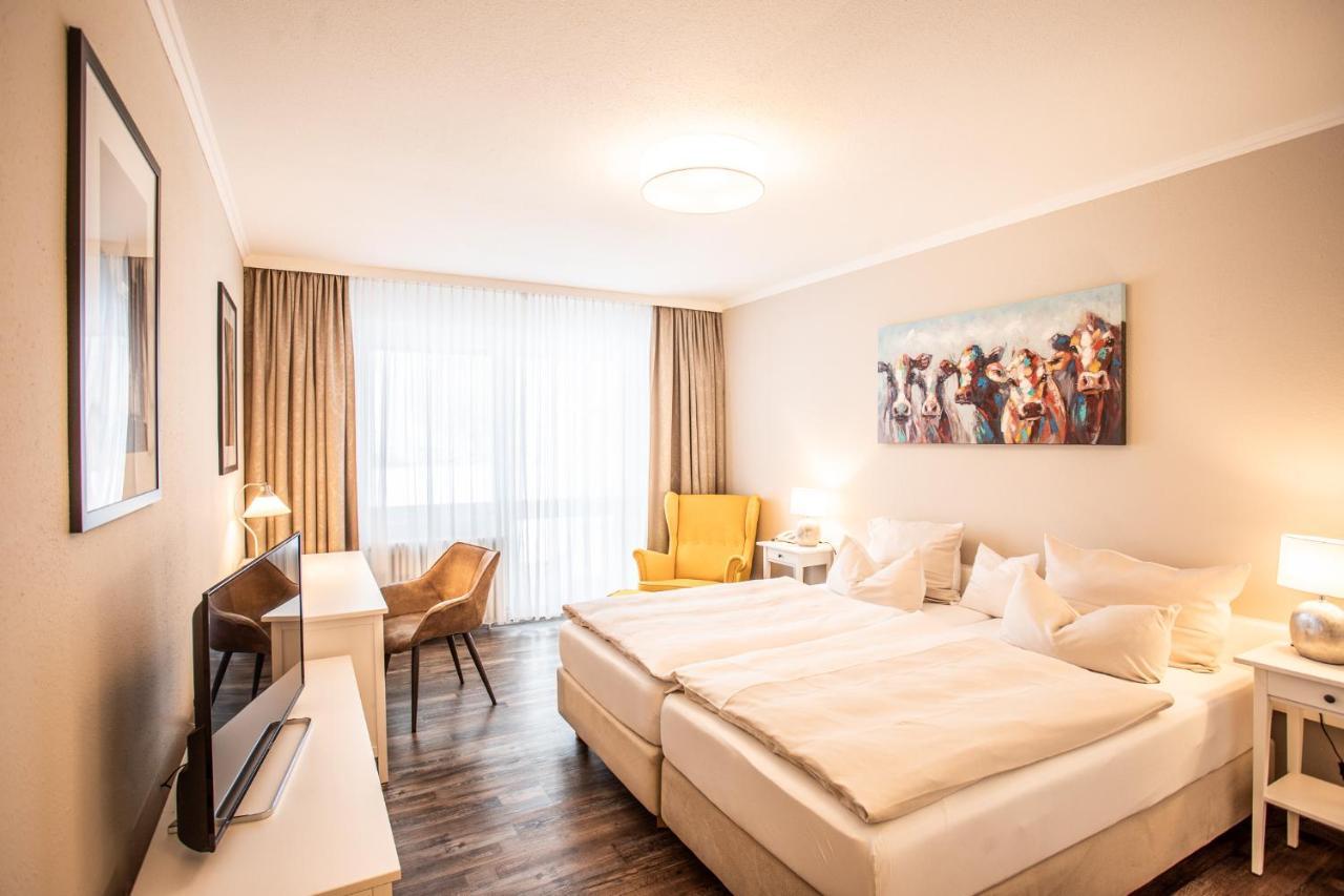 Yachthotel Chiemsee Gmbh พรีนอัมคิมซี ภายนอก รูปภาพ
