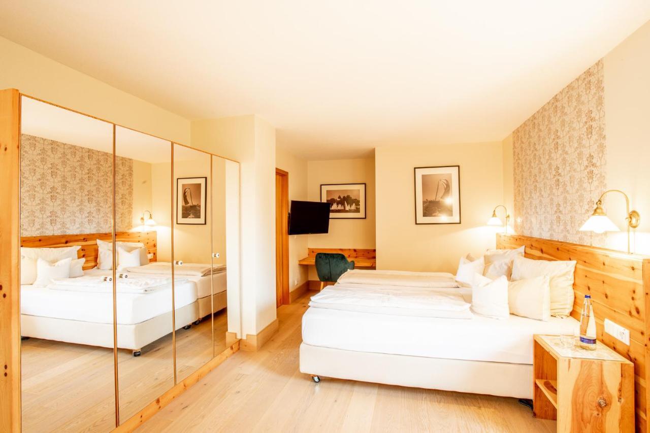 Yachthotel Chiemsee Gmbh พรีนอัมคิมซี ภายนอก รูปภาพ