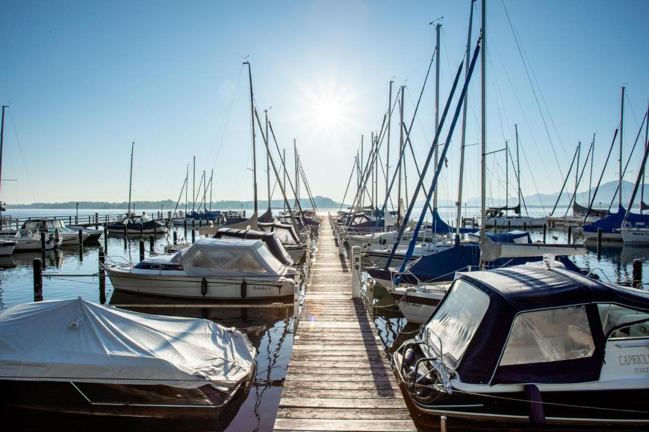 Yachthotel Chiemsee Gmbh พรีนอัมคิมซี ภายนอก รูปภาพ