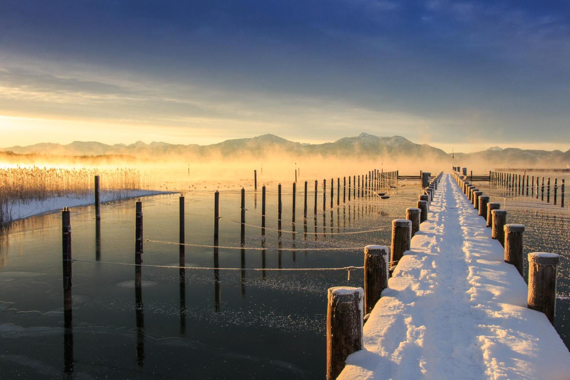 Yachthotel Chiemsee Gmbh พรีนอัมคิมซี ภายนอก รูปภาพ