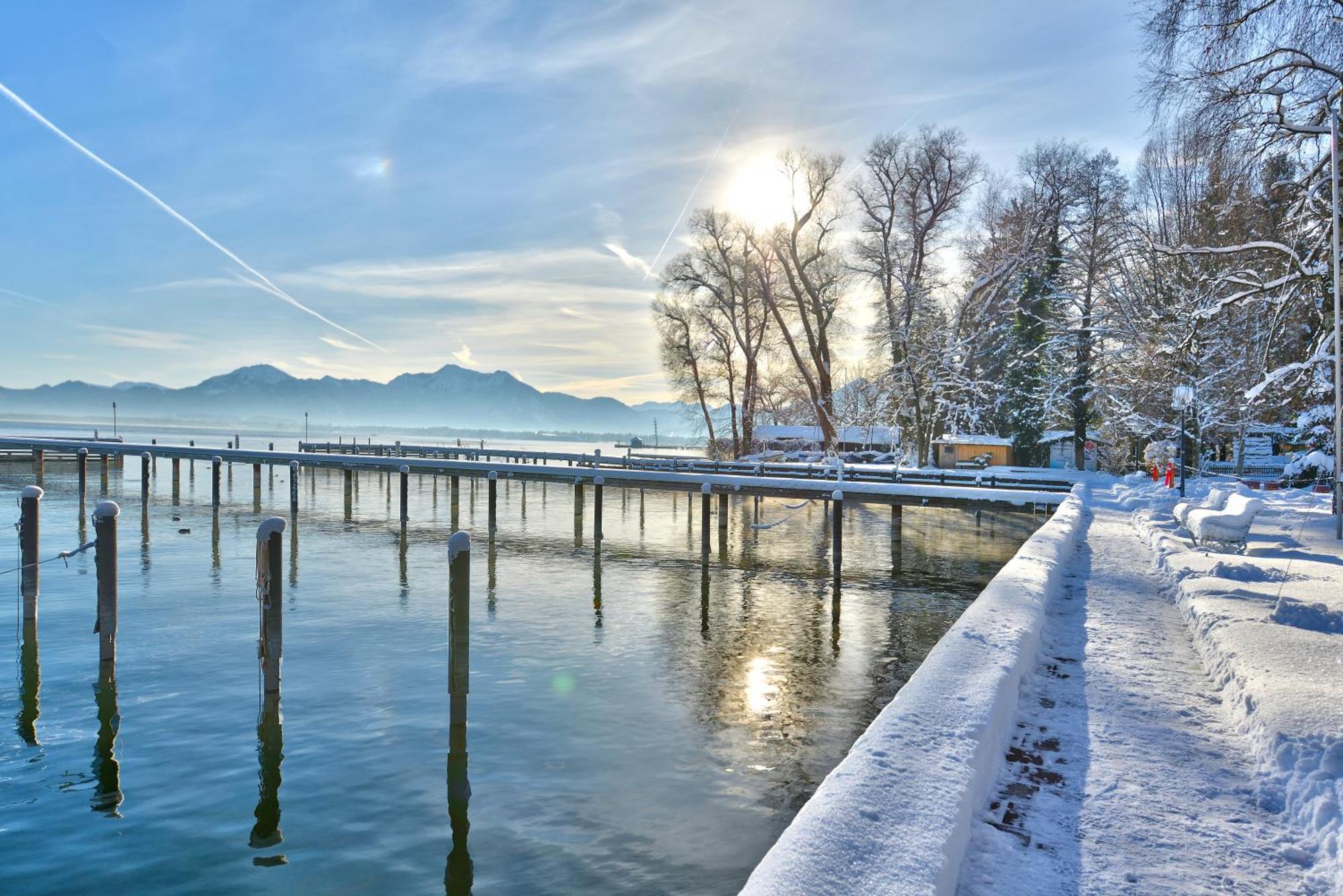 Yachthotel Chiemsee Gmbh พรีนอัมคิมซี ภายนอก รูปภาพ