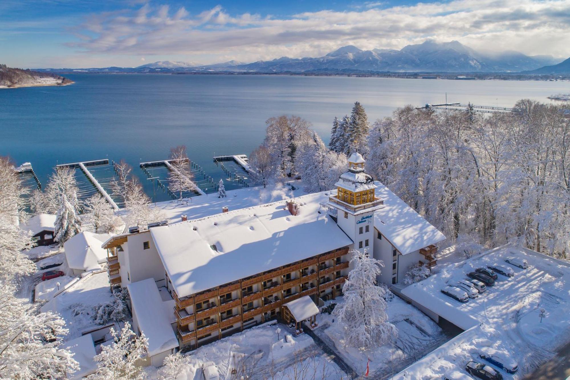 Yachthotel Chiemsee Gmbh พรีนอัมคิมซี ภายนอก รูปภาพ
