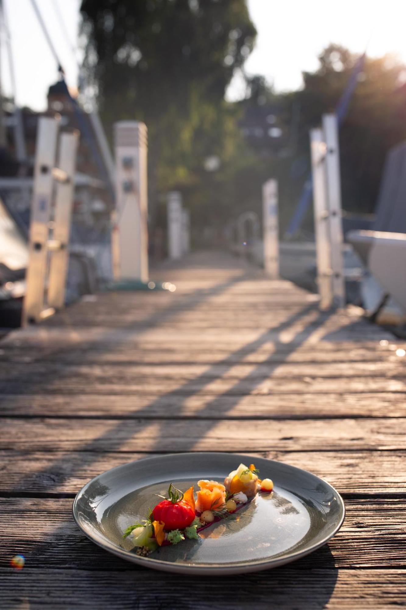 Yachthotel Chiemsee Gmbh พรีนอัมคิมซี ภายนอก รูปภาพ